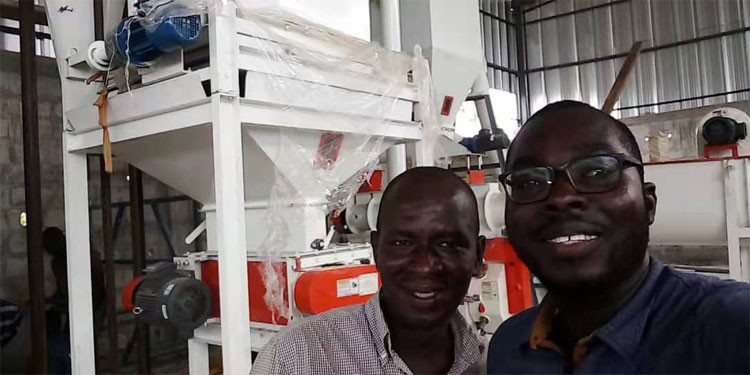 trường hợp công ty mới nhất về Nhà máy thức ăn cho gà 1-2t / h ở Cote d'Ivoire